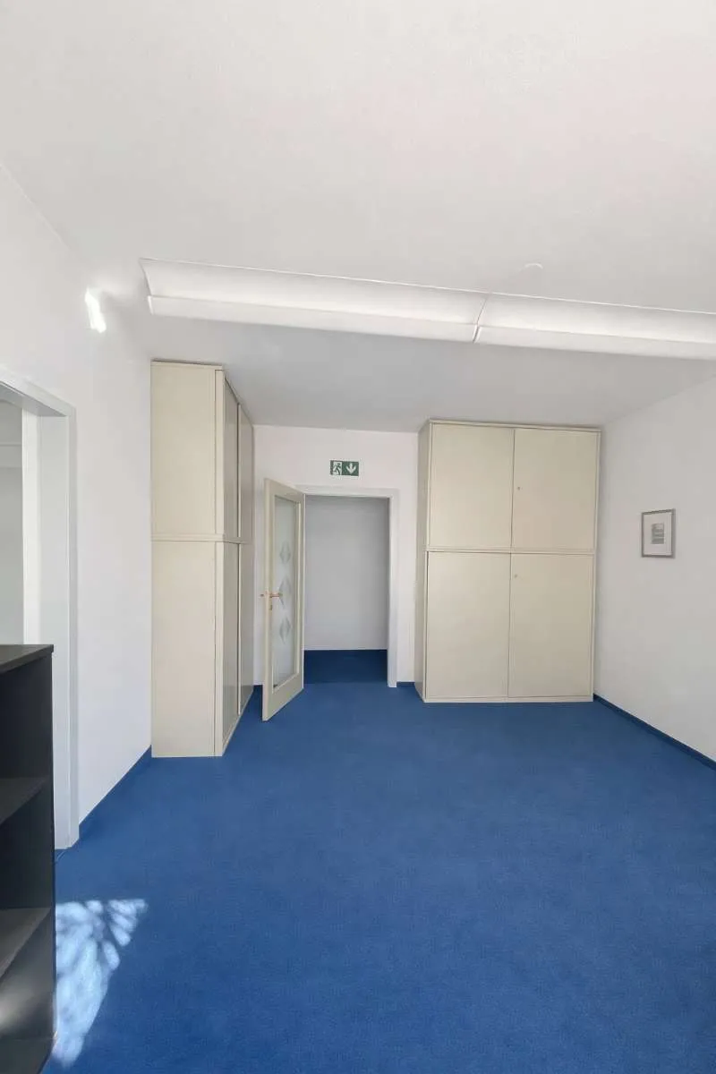 Großzügige Büro- oder Ordinationsräume, zentrale Innenstadtlage - Ansicht 3
