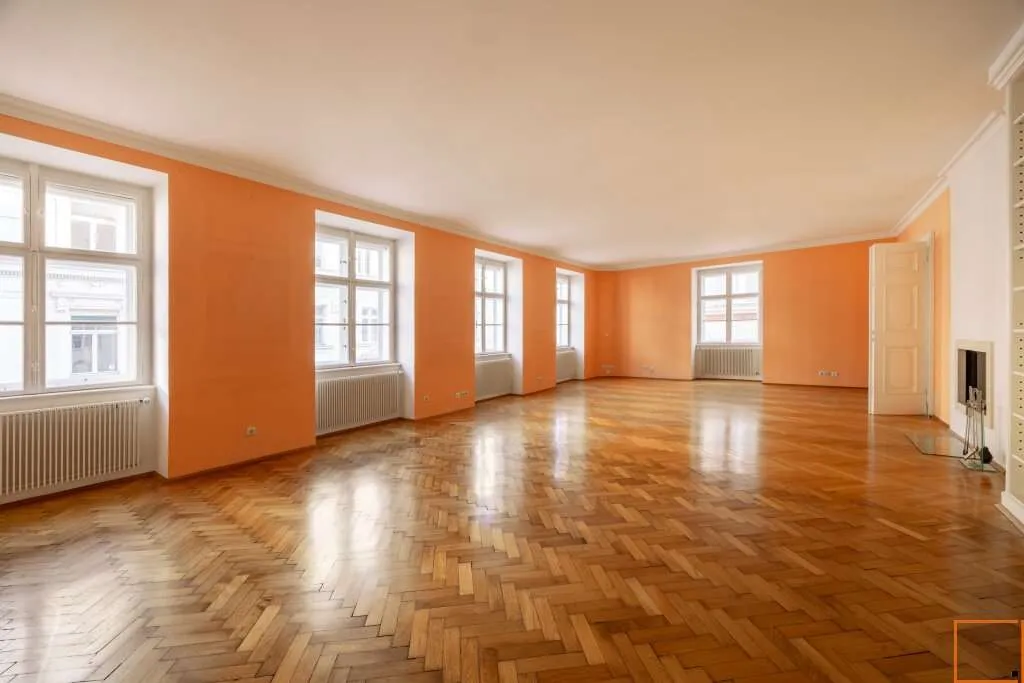 WIENER KLASSIK IM GÖTTWEIGERHOF: Topsanierte Altbauwohnung mit prachtvollem 70 m² großen Wohnsalon - Ansicht 2