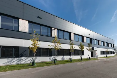 Gewerbeimmobilie mieten in Wien – 1 221 m², € 10.679 – Bild 2 von 11
