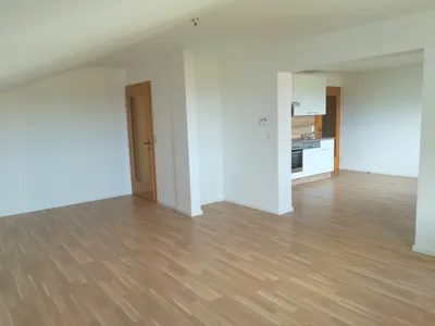 3-Zimmer-Wohnung mieten in Linz Land – 95 m², € 984 – Bild 2 von 8