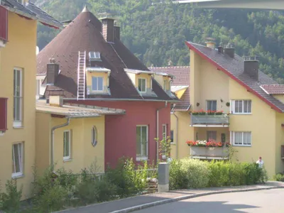 3-Zimmer-Wohnung mieten in Neunkirchen – 75,87 m², € 779 – Bild 2 von 7