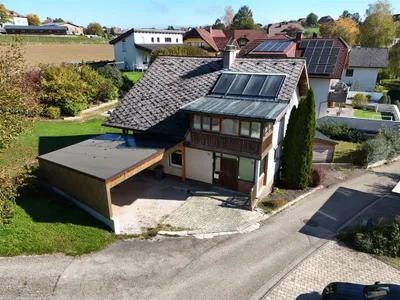 4-Zimmer-Haus kaufen in Vöcklabruck – 150 m², € 275.000 – Bild 2 von 12