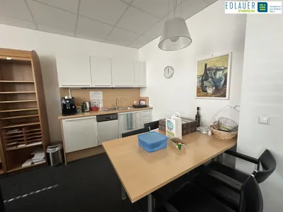 3-Zimmer-Gewerbeimmobilie mieten in Sankt Pölten – 165 m², € 2.471 – Bild 6 von 8