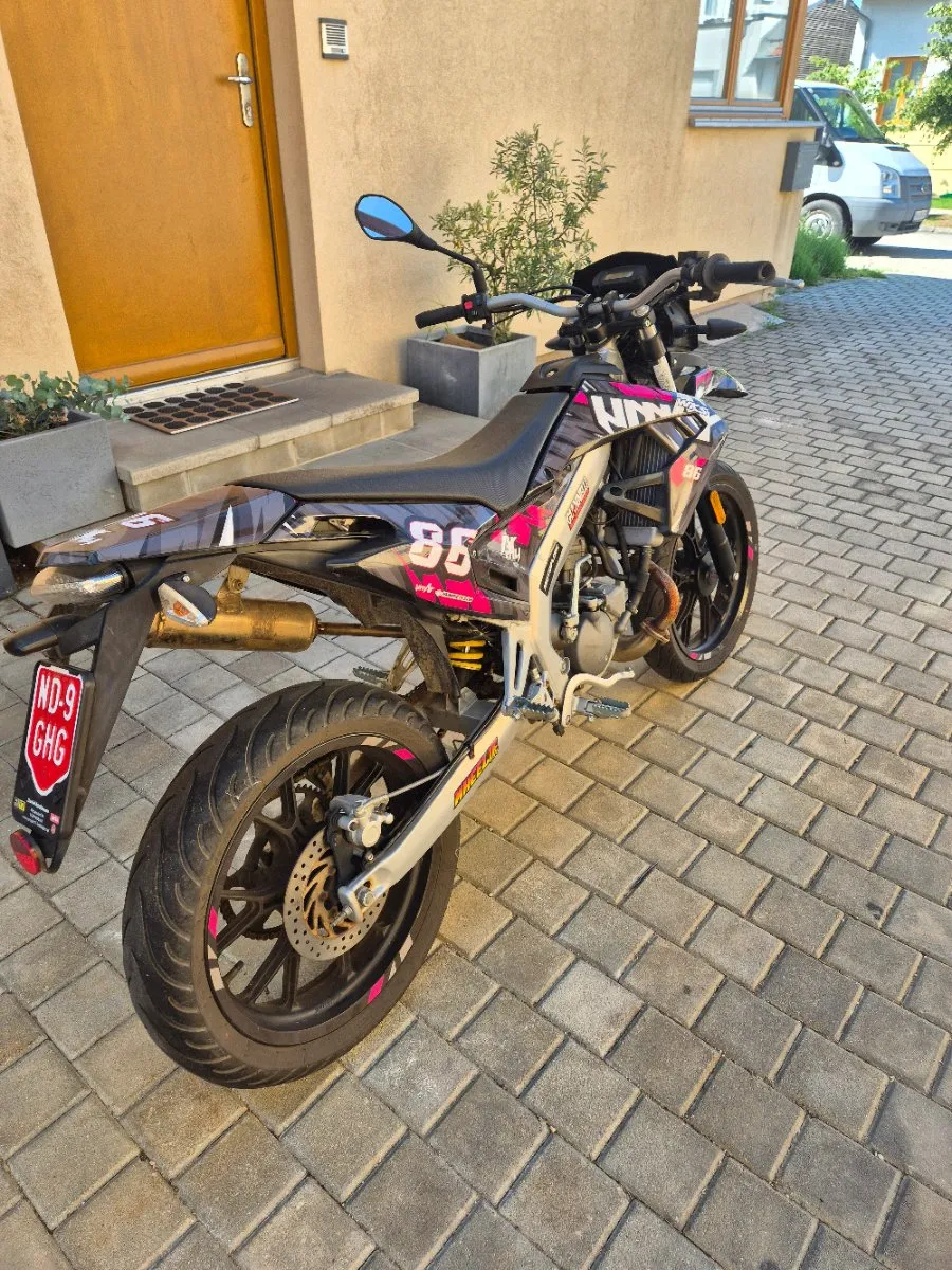 Aprilia SX