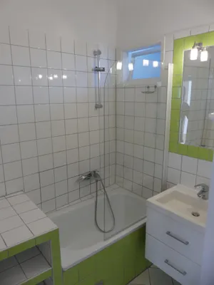 (reserviert) Absolute Ruhelage in U-Bahnnähe – Bild 3
