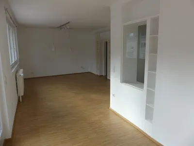 (reserviert) Absolute Ruhelage in U-Bahnnähe – Bild 2