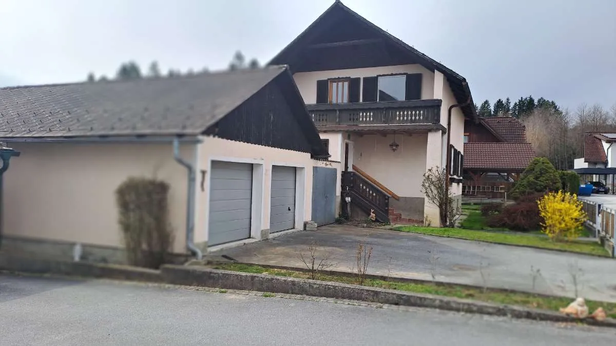 Einfamilienhaus mit großen Grundstück und viel Potenzial Doppelgarage und Wirtschaftsgebäude - Ansicht 2
