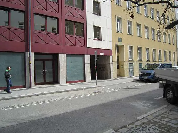 Doppelstellplatz auf Hebebühne zu vermieten in der Schönngasse 15-17, 1020 Wien - Ansicht 2