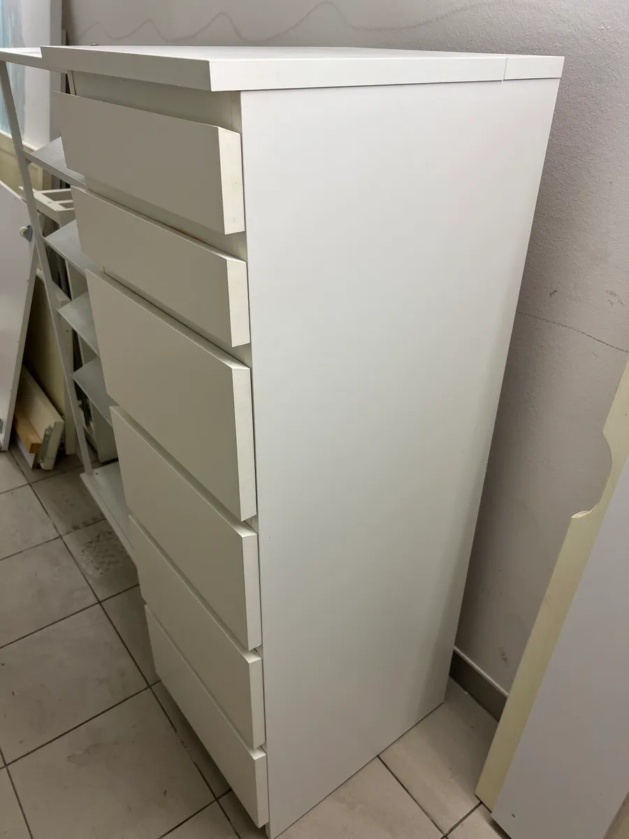 IKEA MALM Kommode mit Spiegel, € 60,- (1060 Wien)