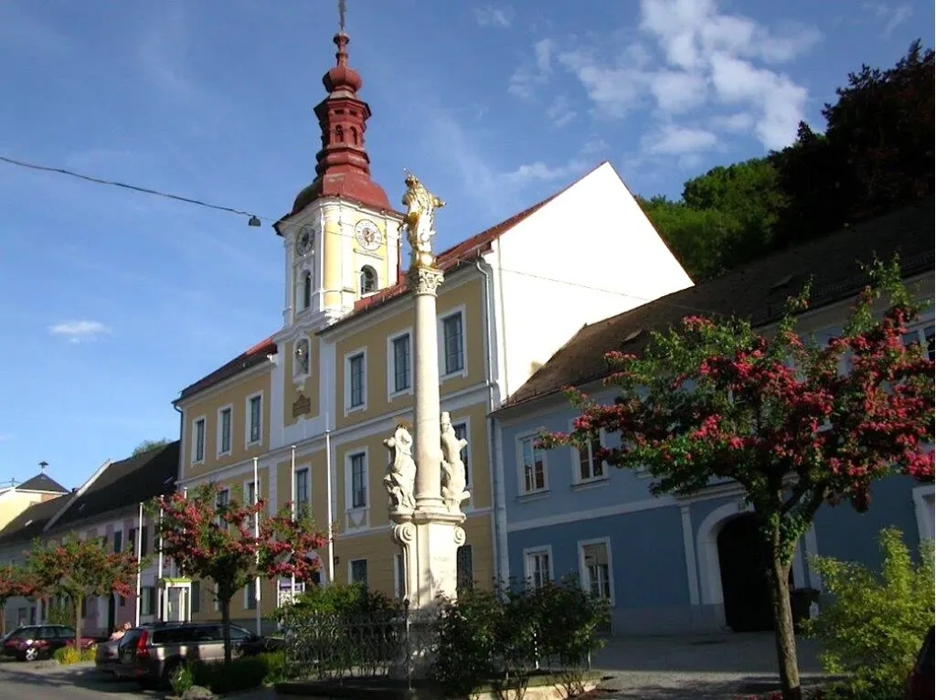 WILDON - Generalsaniertes Altes Rathaus mit 13 TOPs, Lift, Praxis, Garten & Garagen - Ansicht 3