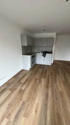 Sonnige & ruhige 2 Zimmer Wohnung mit Lift – Bild 2