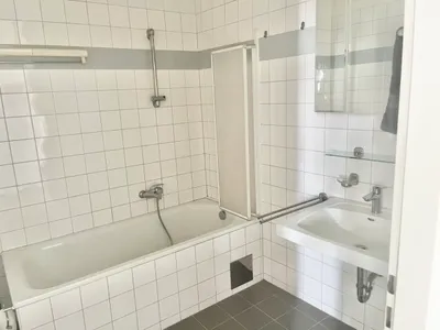 Großzügige 2-Zimmer-Altbauwohnung mit 78 m² - Nähe U1 Keplerplatz – Bild 2