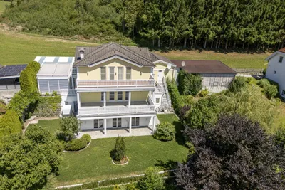 10-Zimmer-Immobilie kaufen in Vöcklabruck – 270 m², € 1.770.000 – Bild 1 von 34