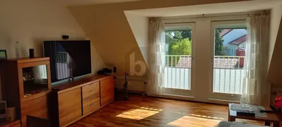 GROßZÜGIGE MAISONETTEWOHNUNG MIT SONNIGER DACHTERRASSE – Bild 2
