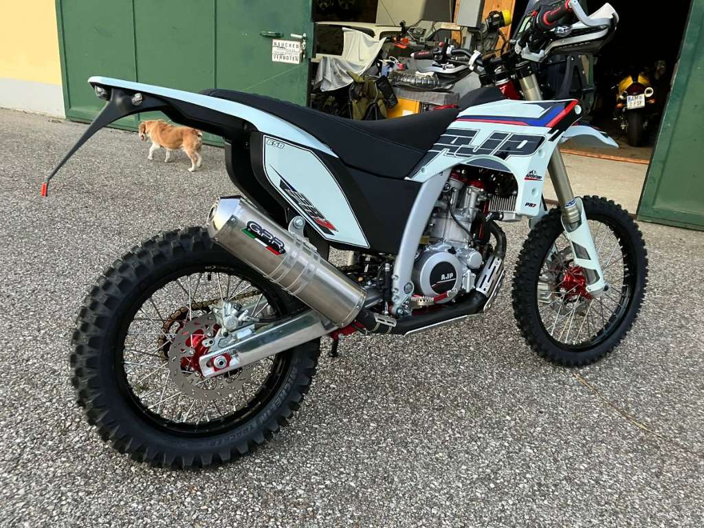 AJP PR7 Enduro