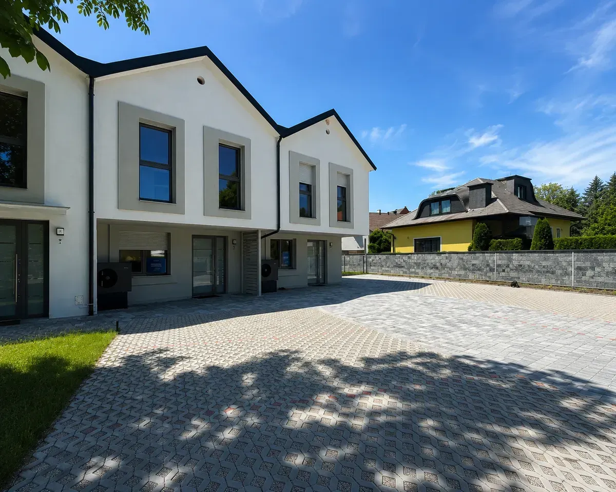 Hochwertiges Erstbezugs-Reihenhaus auf Eigengrund - großer Garten & 2 Stellplätze – pohled 2