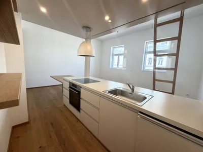 NÄHE NASCHMARKT: DG-AUSBAU IM ALTBAU - U4 Pilgramgasse - inkl. Küche und Hochbett – Bild 2