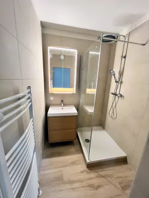 Modernisierte 2-Zimmer-Wohnung mit Loggia, neuer Einbauküche und neuem Bad im 2. Bezirk – Bild 3