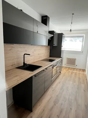 Modernisierte 2-Zimmer-Wohnung mit Loggia, neuer Einbauküche und neuem Bad im 2. Bezirk – Bild 2