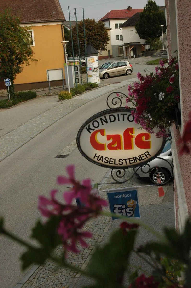 CAFE KONDITOREI, MIT GASTGARTEN, BESTE LAGE, 4161 ULRICHSBERG - Ansicht 2