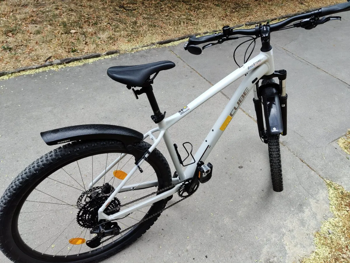 mountainbike rahmen 26 zoll gebraucht HWEVDHJ Mountainbike-Rahmen Magnesiumlegierung Fahrradrahmen Scheibenbremse Fahrrad 135mm Schnellspanner Verlegung Intern Sport & Freizeit Fahrradaufbewahrungsideen für Garagen und ENDURA COLOR:Gloss Red Tint Over Red Reflex Pearl Edge Fade / Metallic White Silver