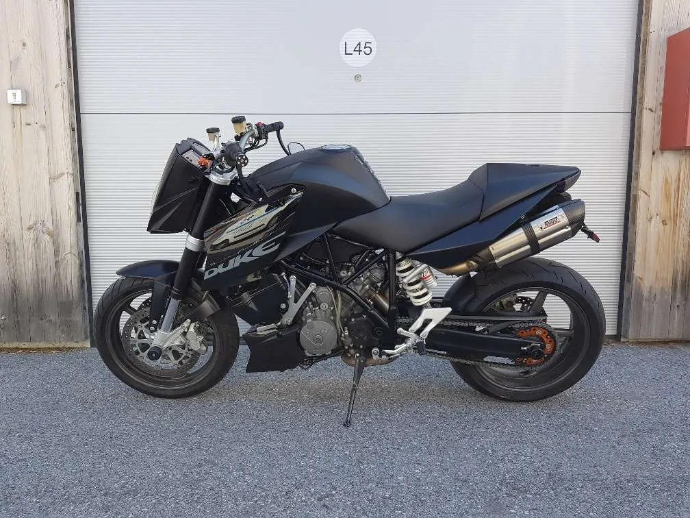 KTM 990