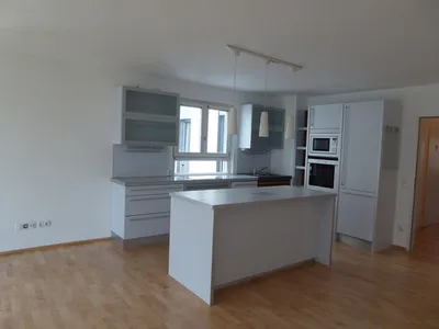 HELLE 4-ZIMMER WOHNUNG IN 1090 MIT BALKON (AUCH WG-TAUGLICH) ZU VERMIETEN