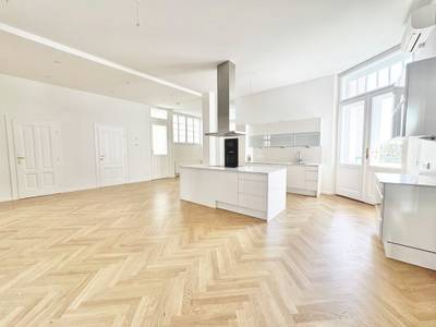 ERSTBEZUG NACH SANIERUNG | TOPLAGE | TRAUMHAFTE ALTBAUWOHNUNG MIT BALKON | HELLE 4 ZIMMER | U-BAHN-NÄHE – Bild 7