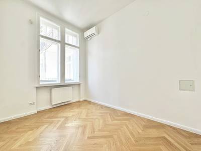 ERSTBEZUG NACH SANIERUNG | TOPLAGE | TRAUMHAFTE ALTBAUWOHNUNG MIT BALKON | HELLE 4 ZIMMER | U-BAHN-NÄHE – Bild 10