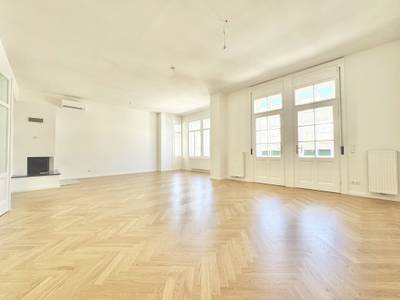 ERSTBEZUG NACH SANIERUNG | TOPLAGE | TRAUMHAFTE ALTBAUWOHNUNG MIT BALKON | HELLE 4 ZIMMER | U-BAHN-NÄHE – Bild 3