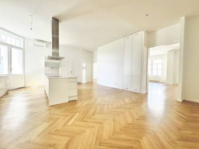 ERSTBEZUG NACH SANIERUNG | TOPLAGE | TRAUMHAFTE ALTBAUWOHNUNG MIT BALKON | HELLE 4 ZIMMER | U-BAHN-NÄHE – Bild 5