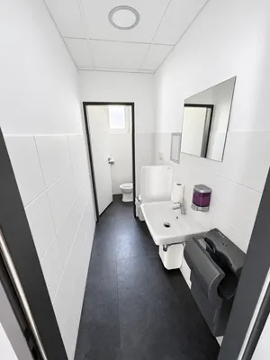 6-Zimmer-Gewerbeimmobilie mieten in Linz Land – 185 m², € 2.700 – Bild 6 von 15