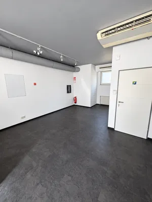 6-Zimmer-Gewerbeimmobilie mieten in Linz Land – 185 m², € 2.700 – Bild 3 von 15