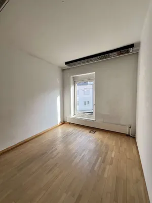 5-Zimmer-Gewerbeimmobilie mieten in Linz – 104 m², € 1.250 – Bild 6 von 8