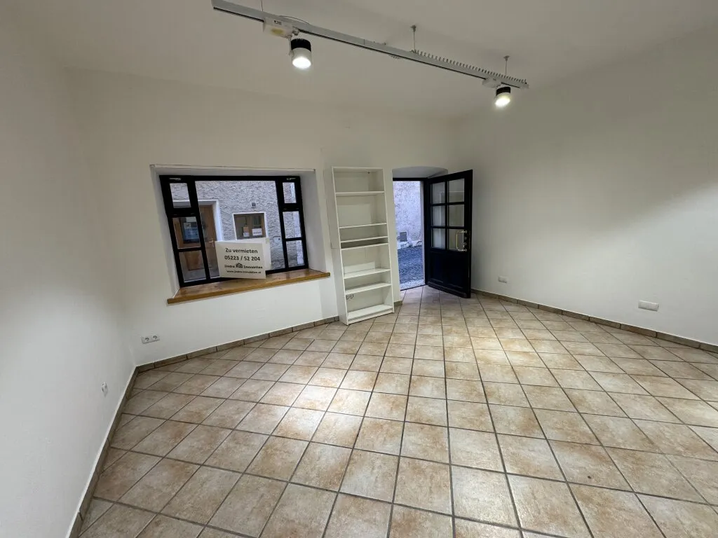 Neuwertiges Geschäftslokal in Hall in Tirol - Top Lage, nur EUR 600.- Miete! - Ansicht 3
