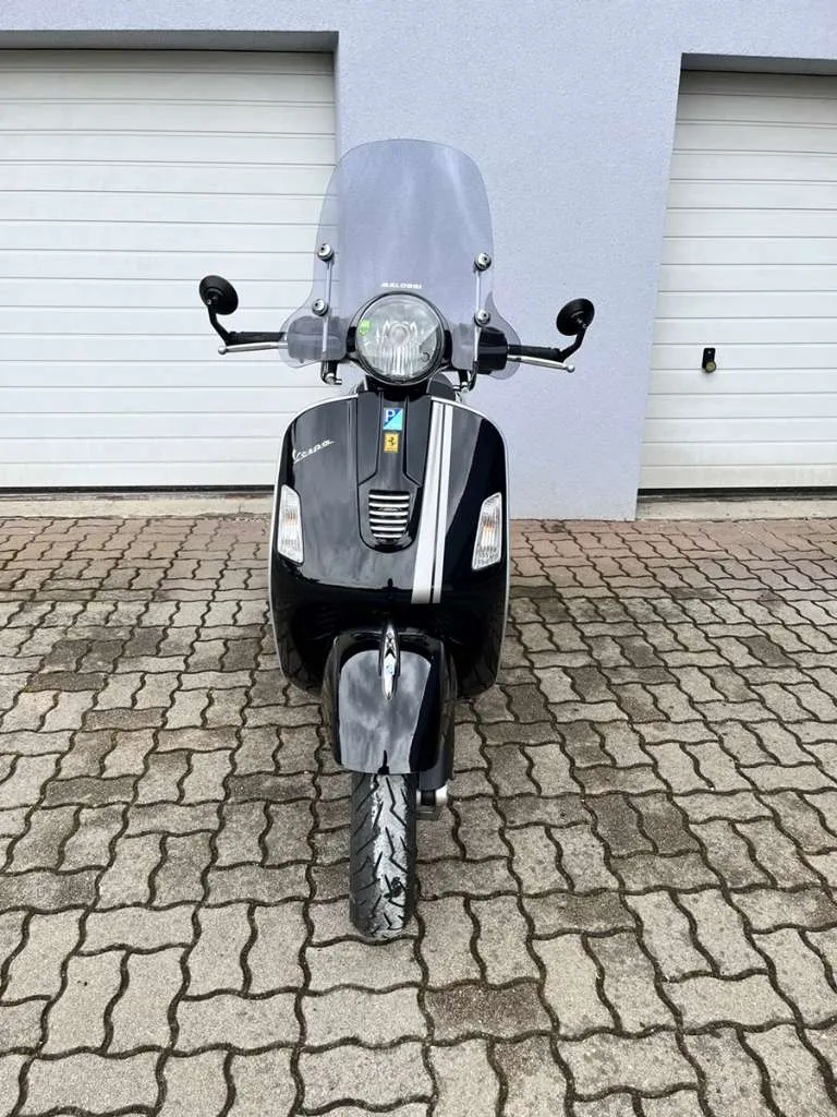 Vespa GTS
