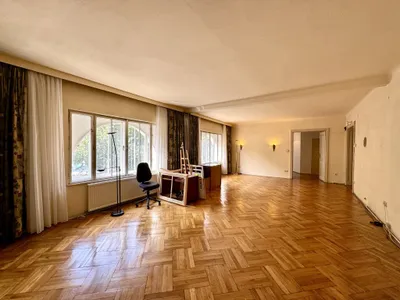 NEU! Großzügige 3-Zimmer Altbauwohnung am Kriemhildplatz zu vermieten!