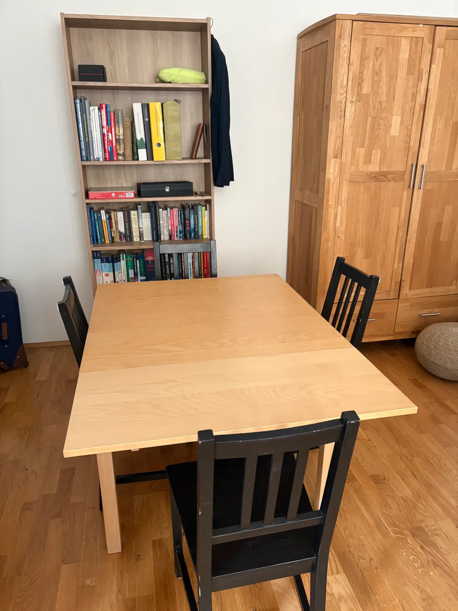 Ikea Esstisch 90x90 ausziehbar inkl. 4 Stühle, € 50,- (1090 Wien)