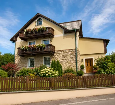10-Zimmer-Haus kaufen in Neunkirchen – 260 m², € 580.000 – Bild 7 von 9