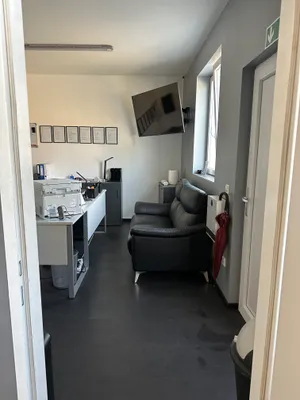 4-Zimmer-Gewerbeimmobilie mieten in Bruck an der Leitha – 158 m², € 3.600 – Bild 28 von 28
