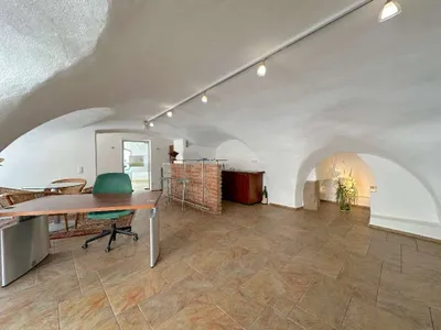 4-Zimmer-Gewerbeimmobilie mieten in Tulln – 120 m², € 1.490 – Bild 2 von 8