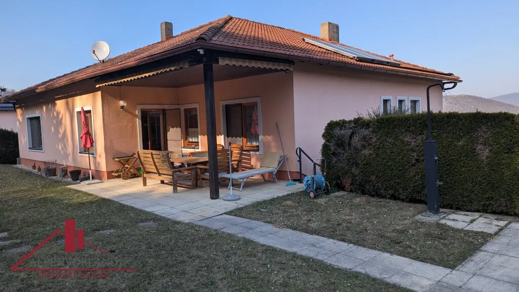 Geräumiges Wohnhaus in Ruhelage mit Fernblick - ca. 1.660m² Garten, 2 Terrassen, Pool und Garage in Hainburg an der Donau!!! - Ansicht 2