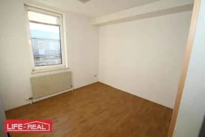 3-Zimmer-Gewerbeimmobilie mieten in Urfahr-Umgebung – 65 m², € 480 – Bild 2 von 8