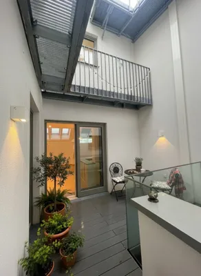 1010! Topmoderne DG-Maisonette mit Balkon in exklusiver Innenstadtlage! – Bild 3
