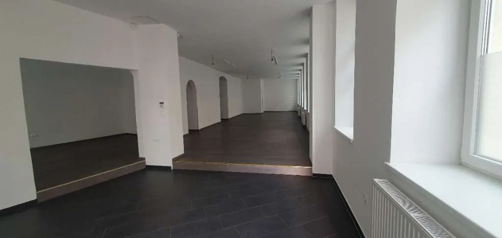 Straßenseitiges, barrierefreies Geschäftslokal/ Büro, Nähe U4, - Ansicht 2