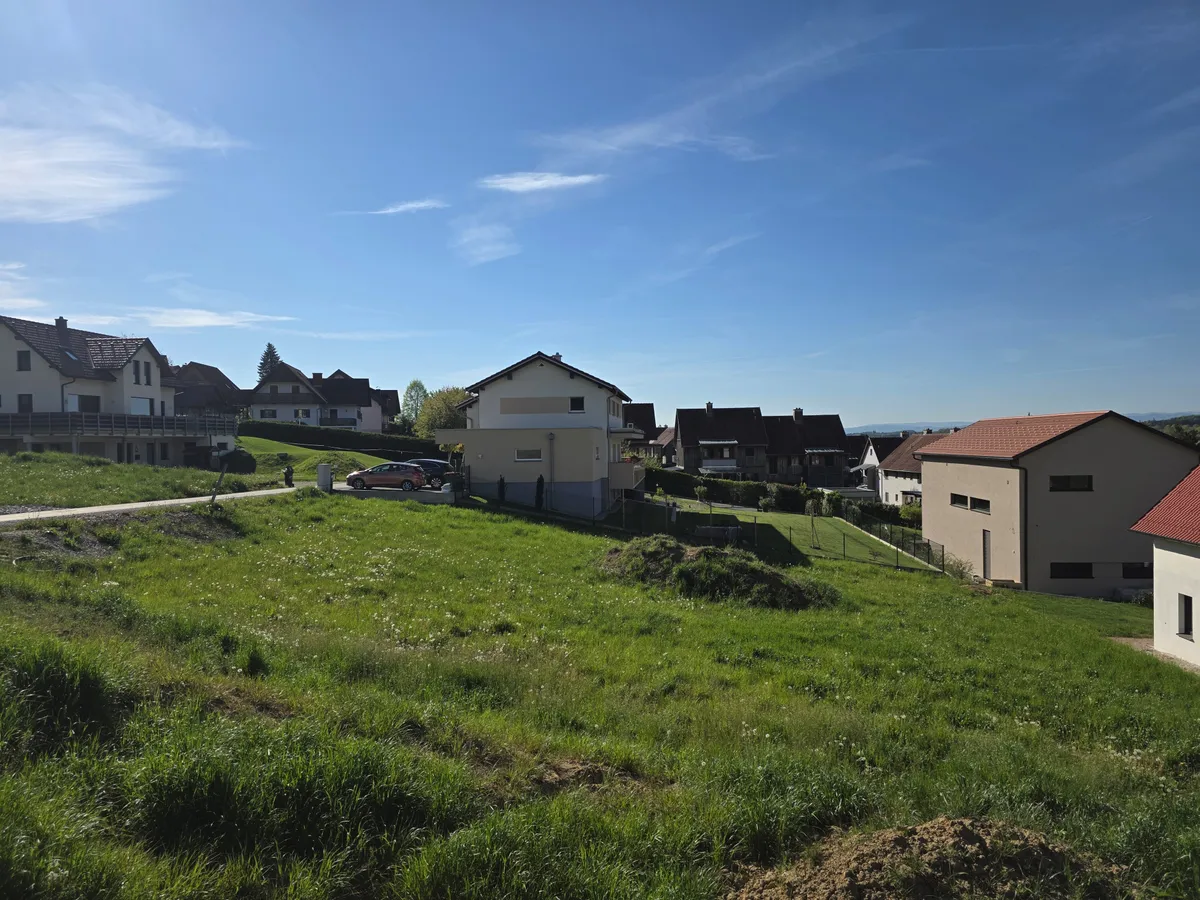 Sonniges, aufgeschlossenes Baugrundstück mit Fernsicht im Herzen von Sankt Stefan ob Stainz – pohled 3