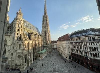 In Renovierung - UNBEFRISTET: Klimatisierte, helle Wohnung mit fantastischem Blick auf den Stephansdom / Under renovation - UNLIMITED RENT: Air-conditioned, bright flat with a fantastic view of St S