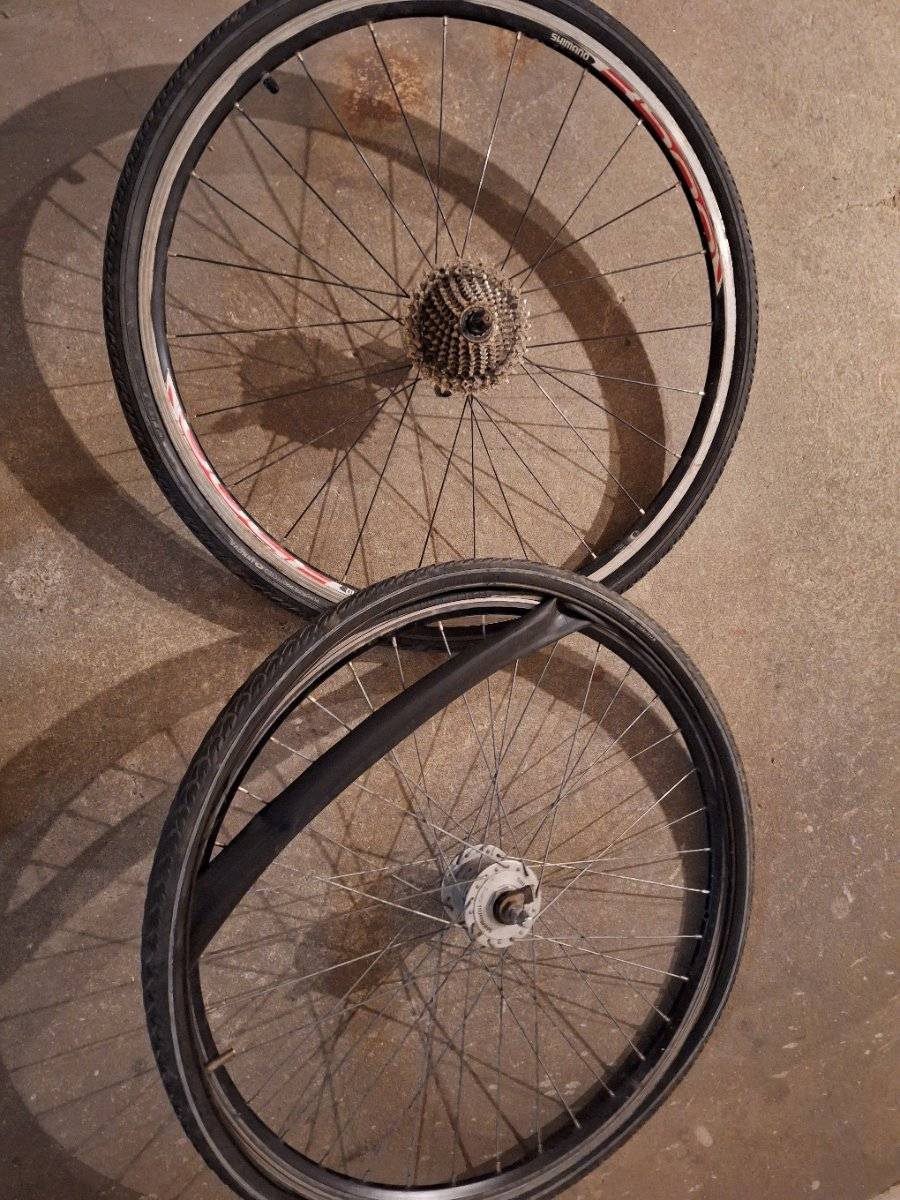 28 zoll, 10 Gang Fahrrad Reifen mit Felgen,  25,- (8020 Gries) - willhaben