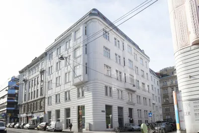 UNBEFRISTET und in Renovierung: Großzügige, stilvolle Altbauwohnung in Top Lage – Bild 2