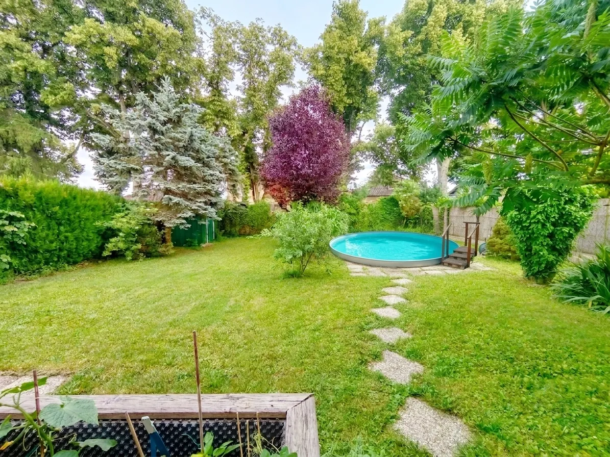 WOHLFÜHLOASE IN STOCKERAU - 2-FAMILIENHAUS MIT EIGENGARTEN UND POOL - Ansicht 3